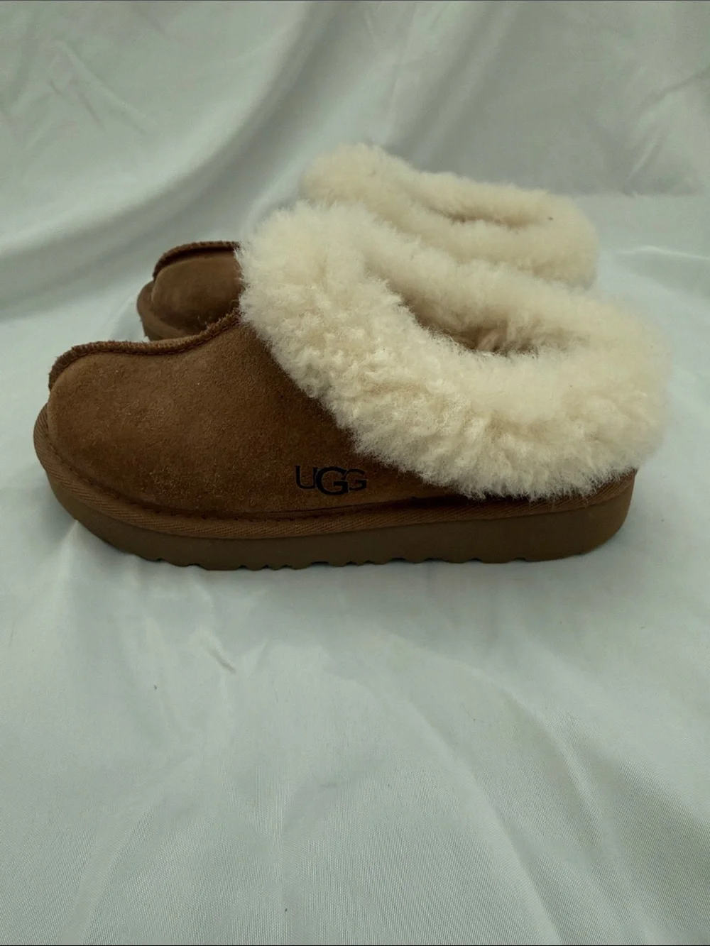 UGG Kids Chestnut Suede Shearling-Lined Slip-On Slippers
